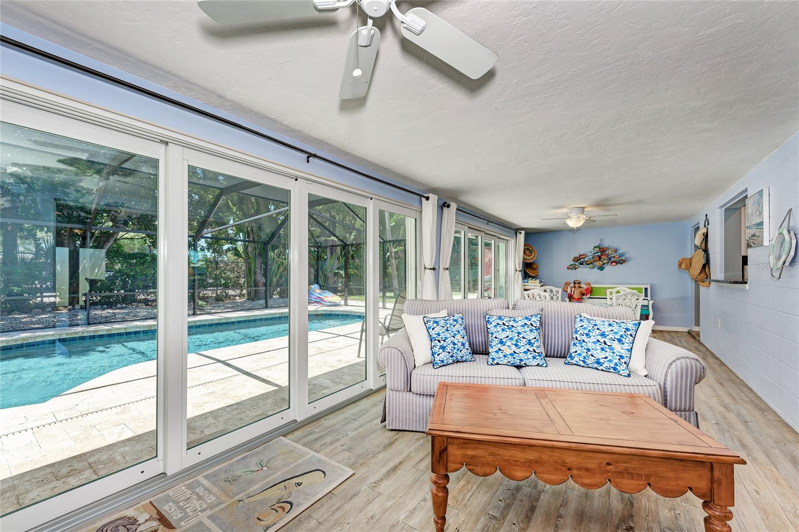 SIESTA ISLES - Residential Lease