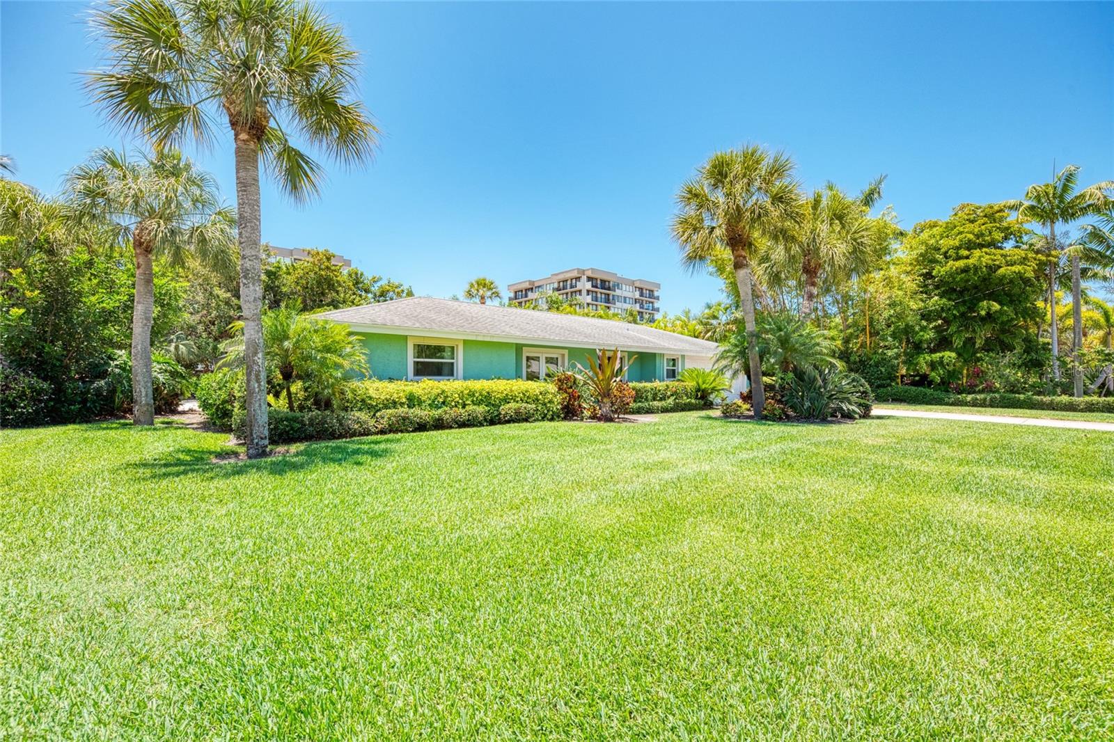 SIESTA ISLES - Residential Lease