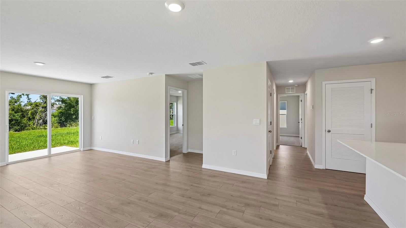 OAKFIELD LAKES - Residential