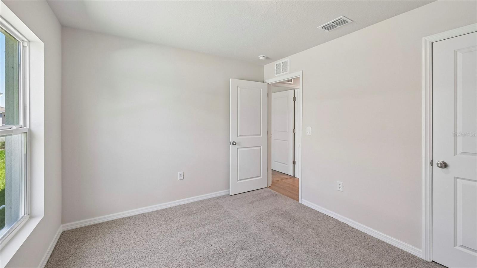 OAKFIELD LAKES - Residential