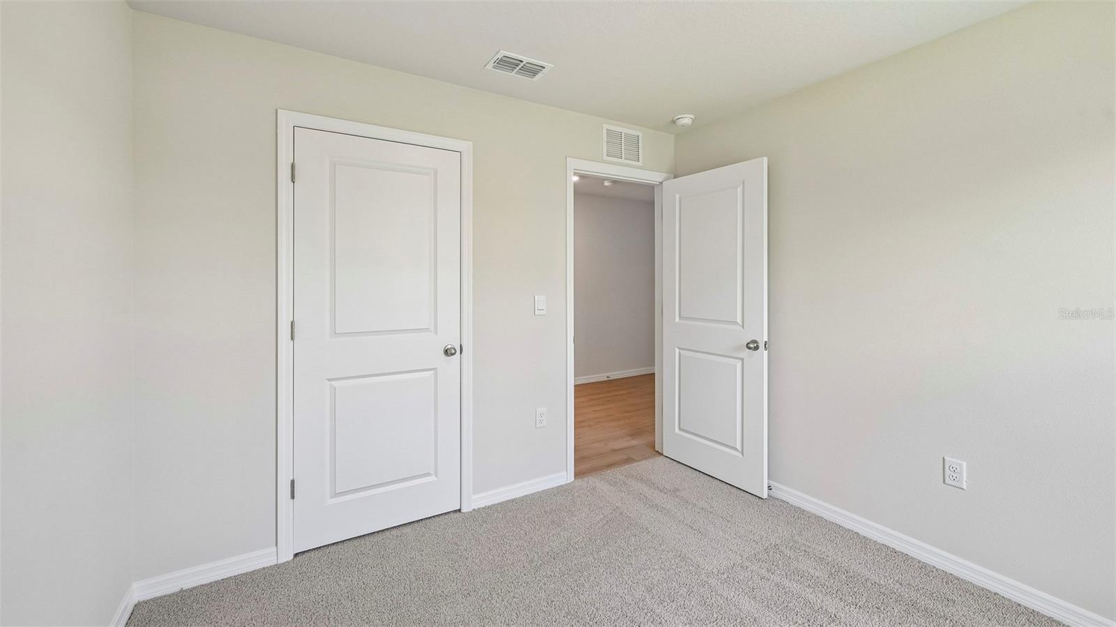 OAKFIELD LAKES - Residential