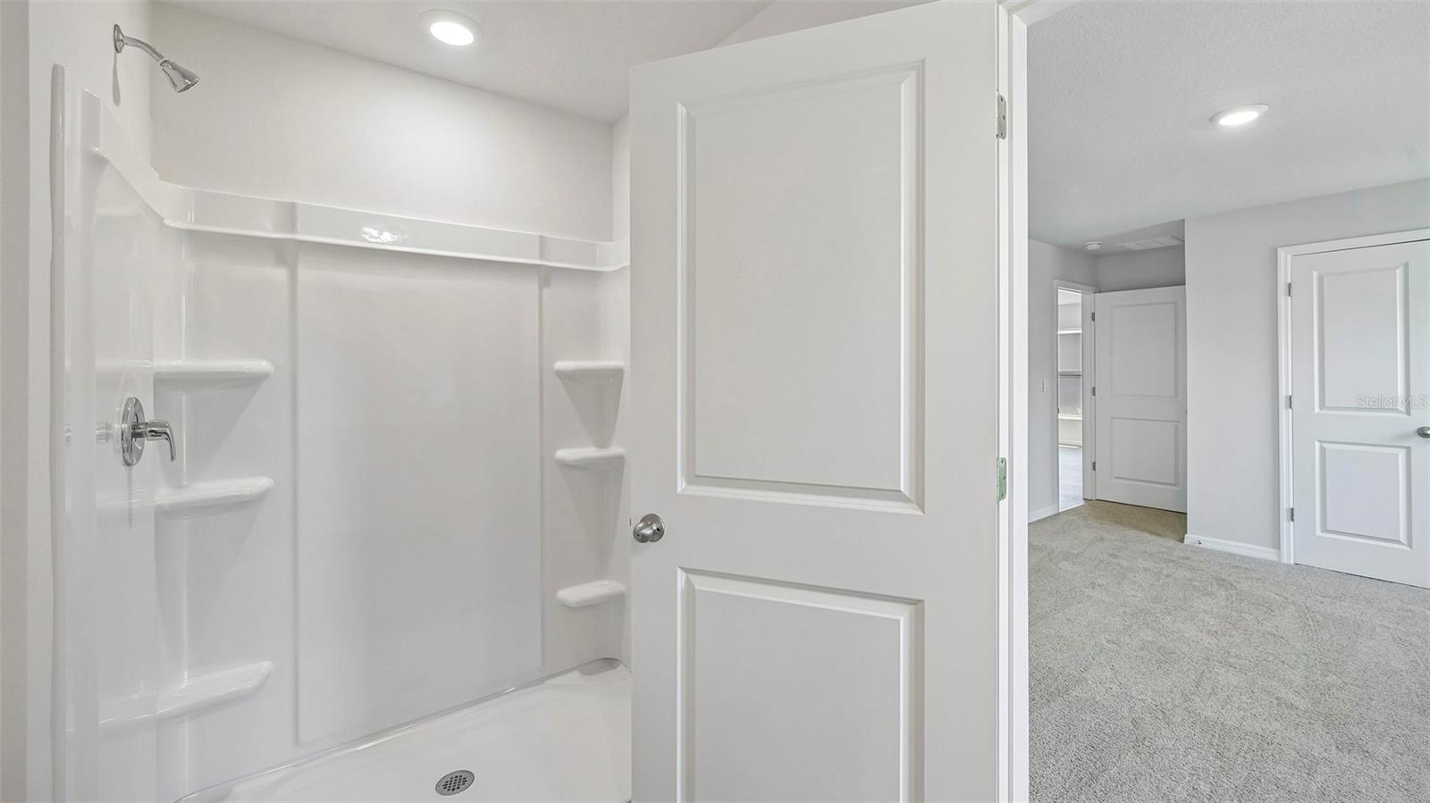 OAKFIELD LAKES - Residential