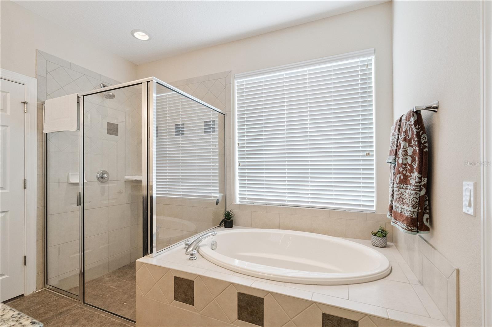 DRAYTON-PRESTON WOODS AT PROVIDENCE - Residential