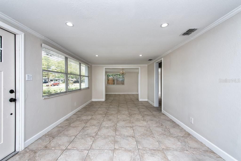 Photo of 4016 W Montgomery Terrace, Tampa, FL 33616 (MLS # TB8488343)