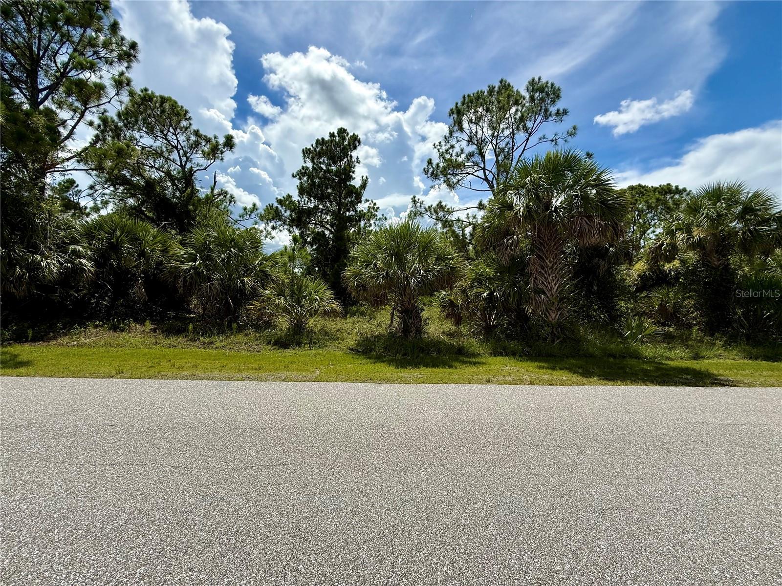 PORT CHARLOTTE SUB 33 - Land