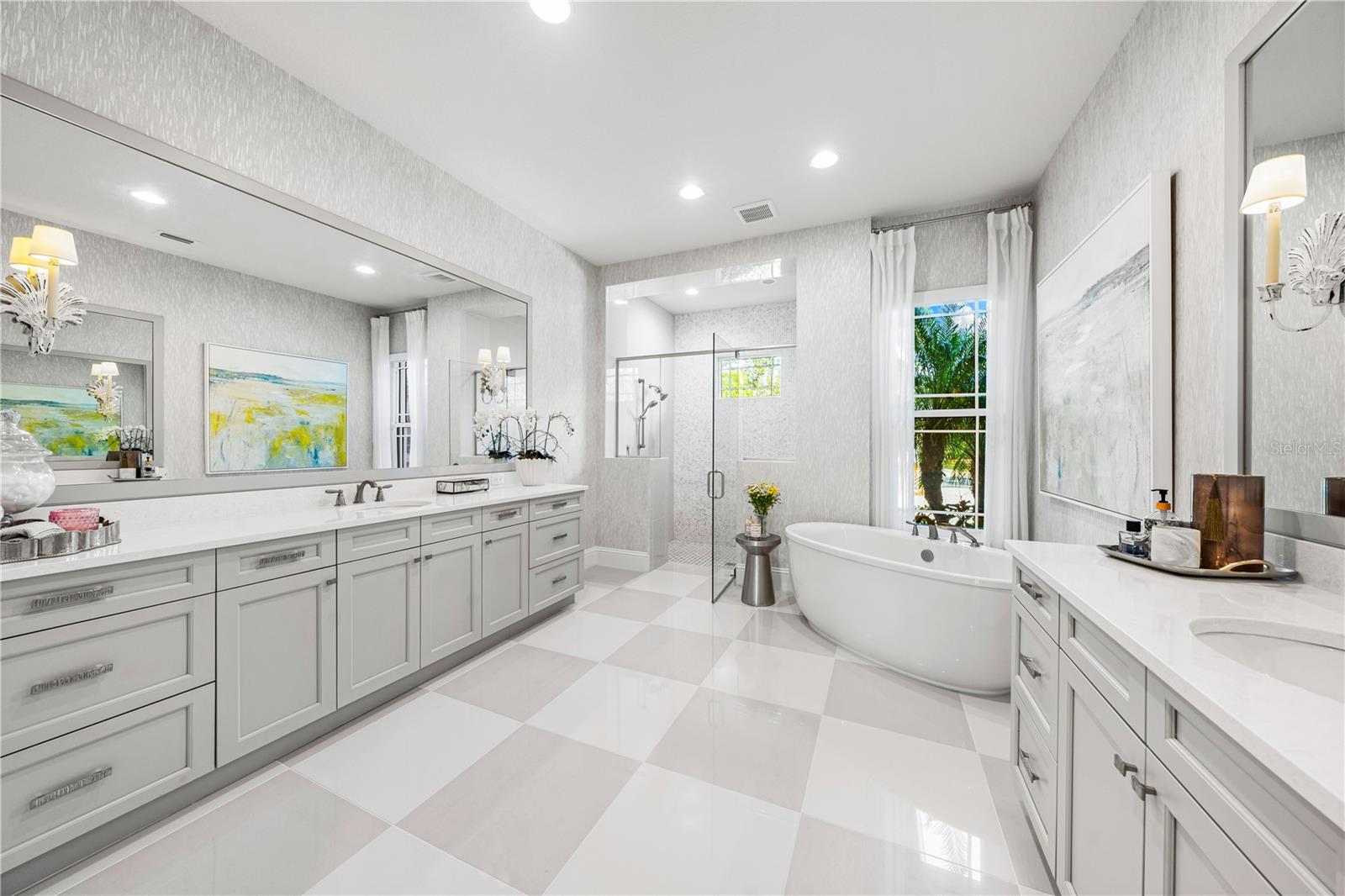 LAKE CLUB - Residential