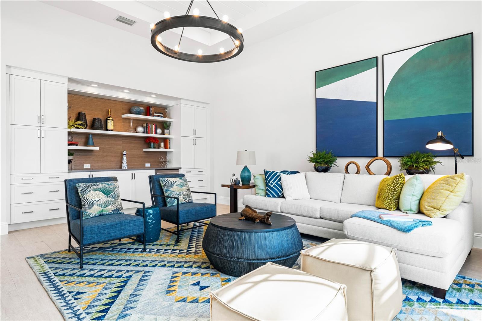 LAKE CLUB - Residential