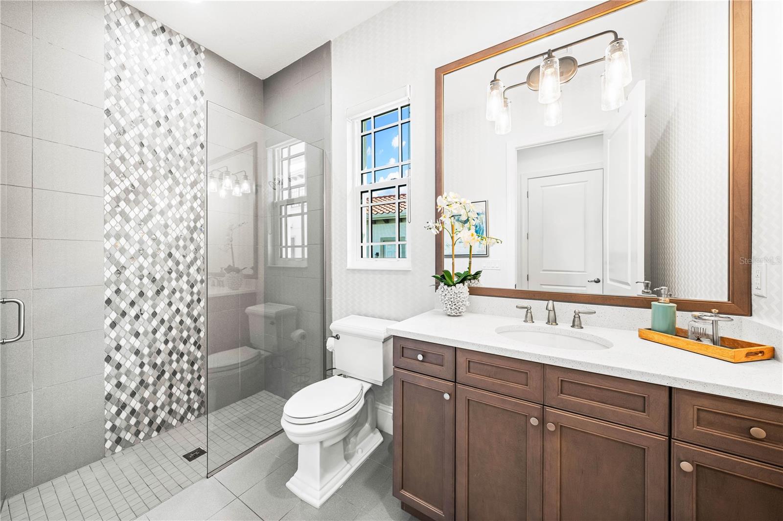 LAKE CLUB - Residential