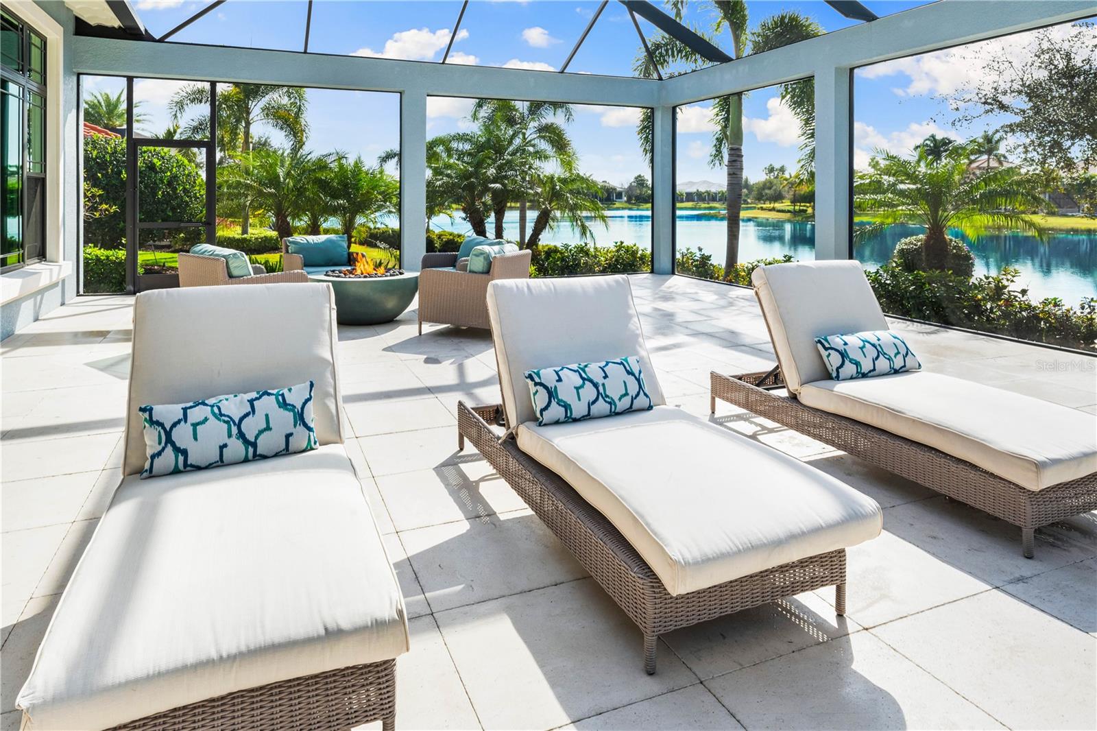 LAKE CLUB - Residential