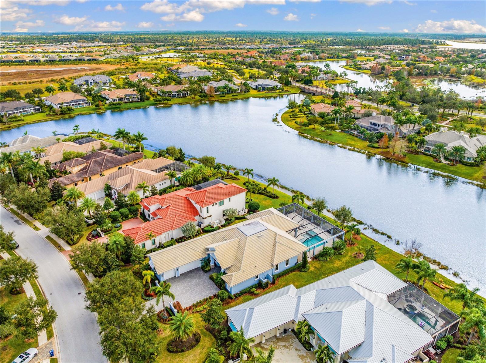 LAKE CLUB - Residential