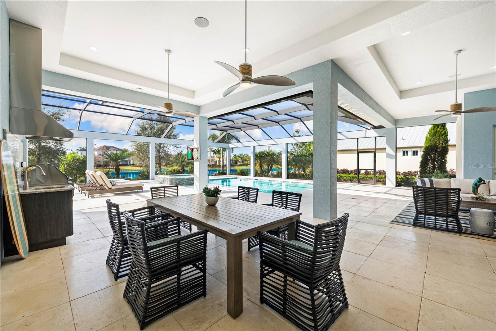 LAKE CLUB - Residential