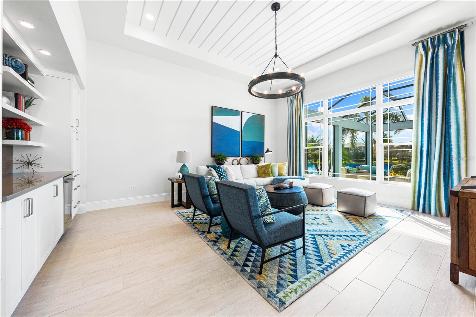 LAKE CLUB - Residential