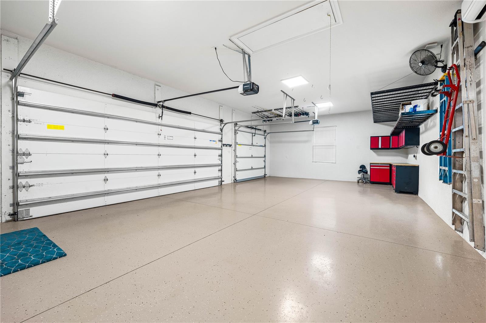 LAKE CLUB - Residential