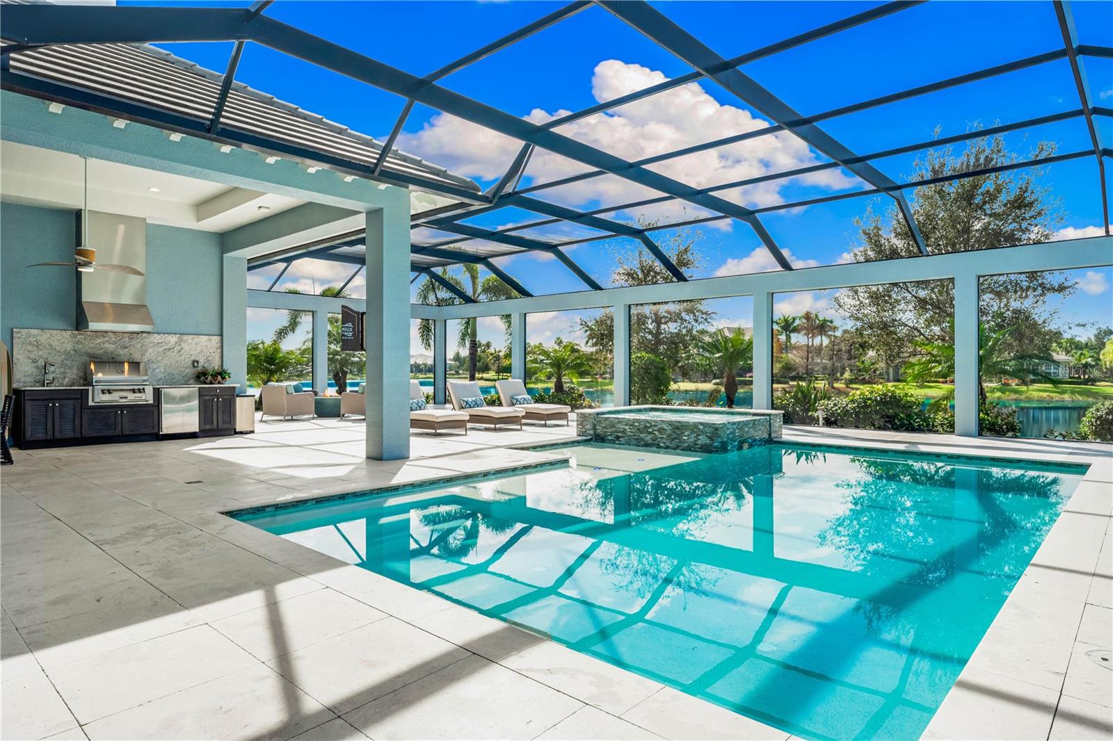 LAKE CLUB - Residential