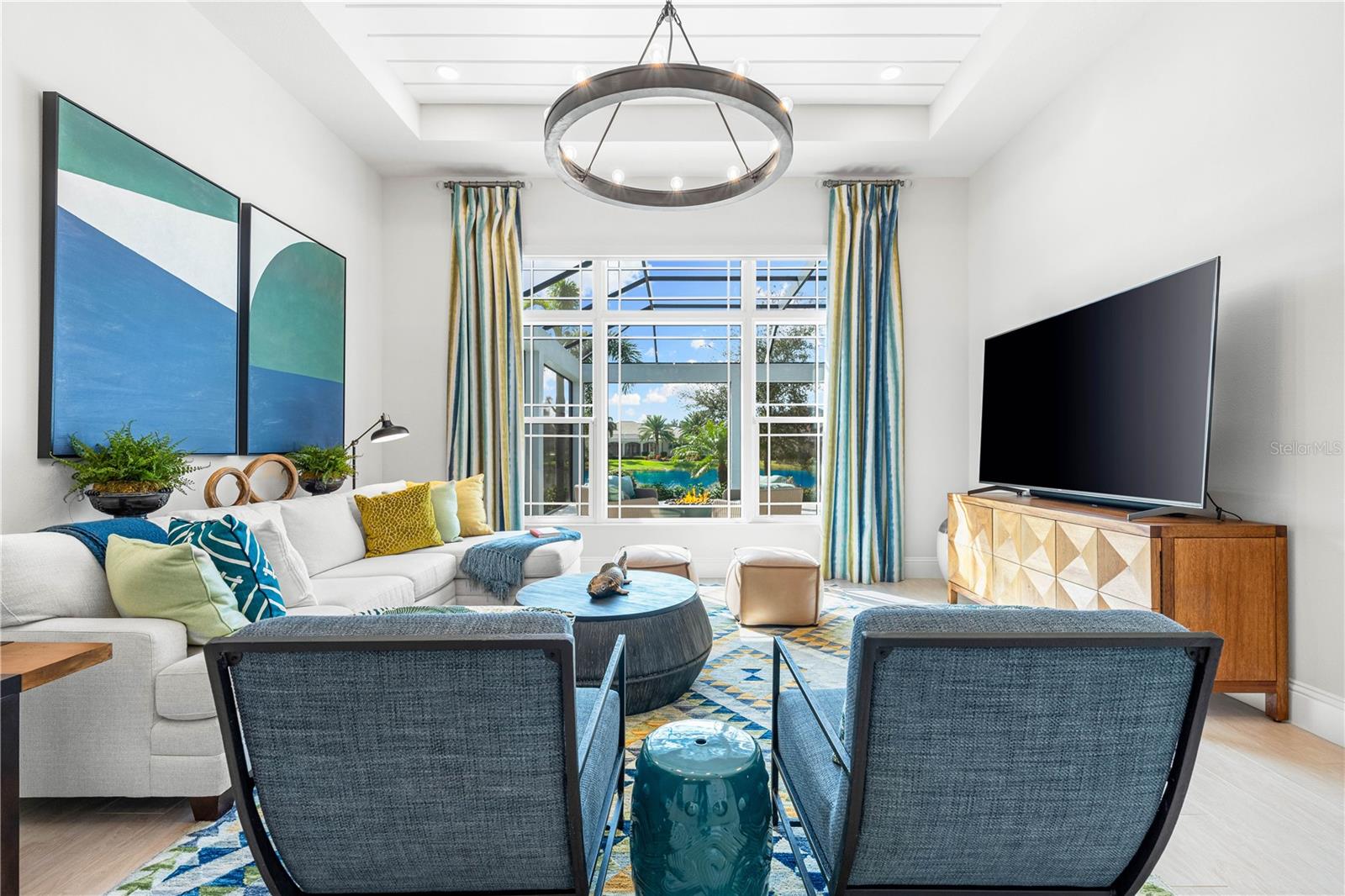 LAKE CLUB - Residential