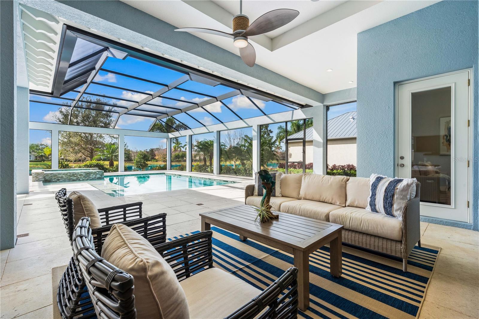 LAKE CLUB - Residential