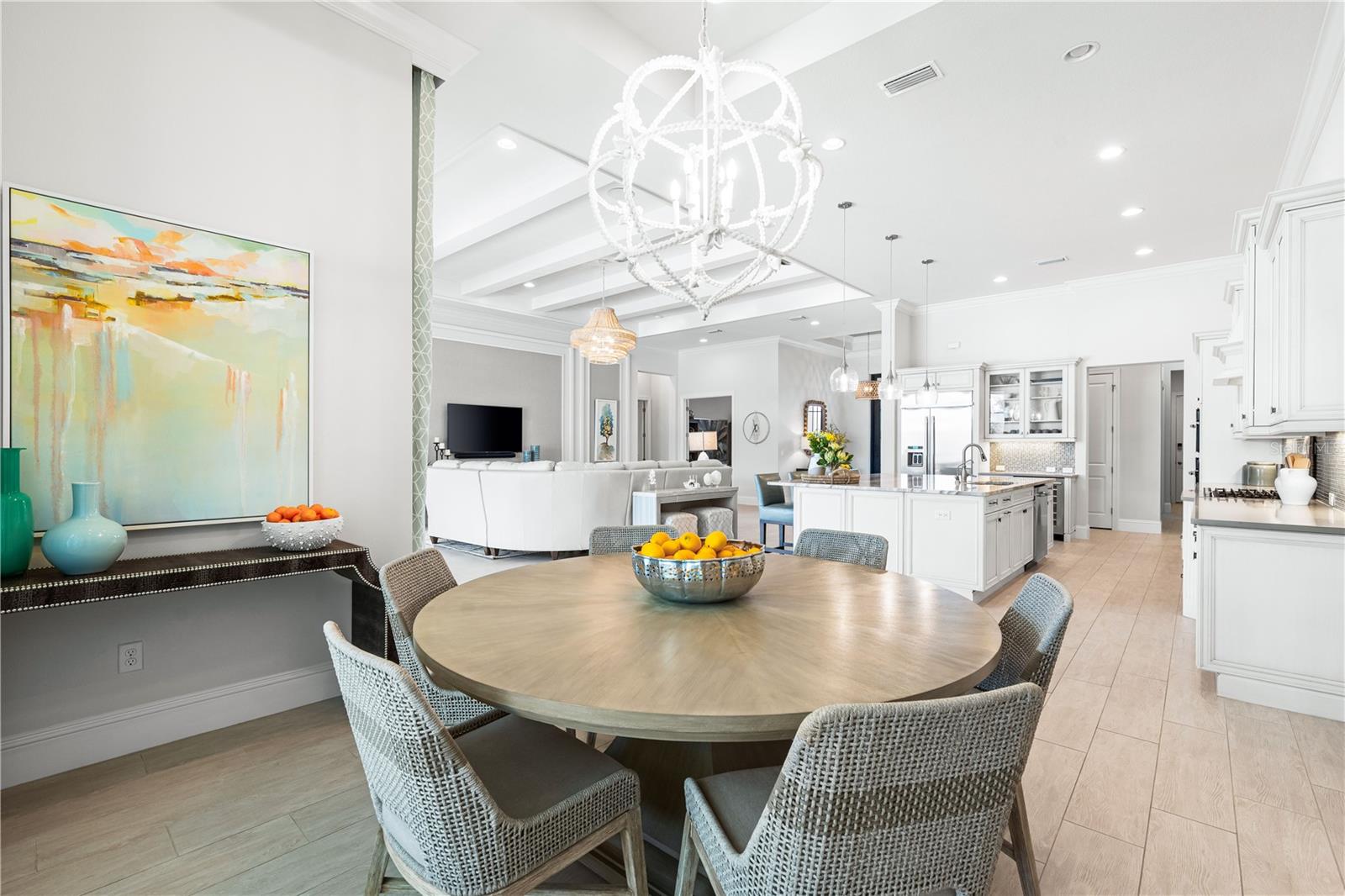 LAKE CLUB - Residential