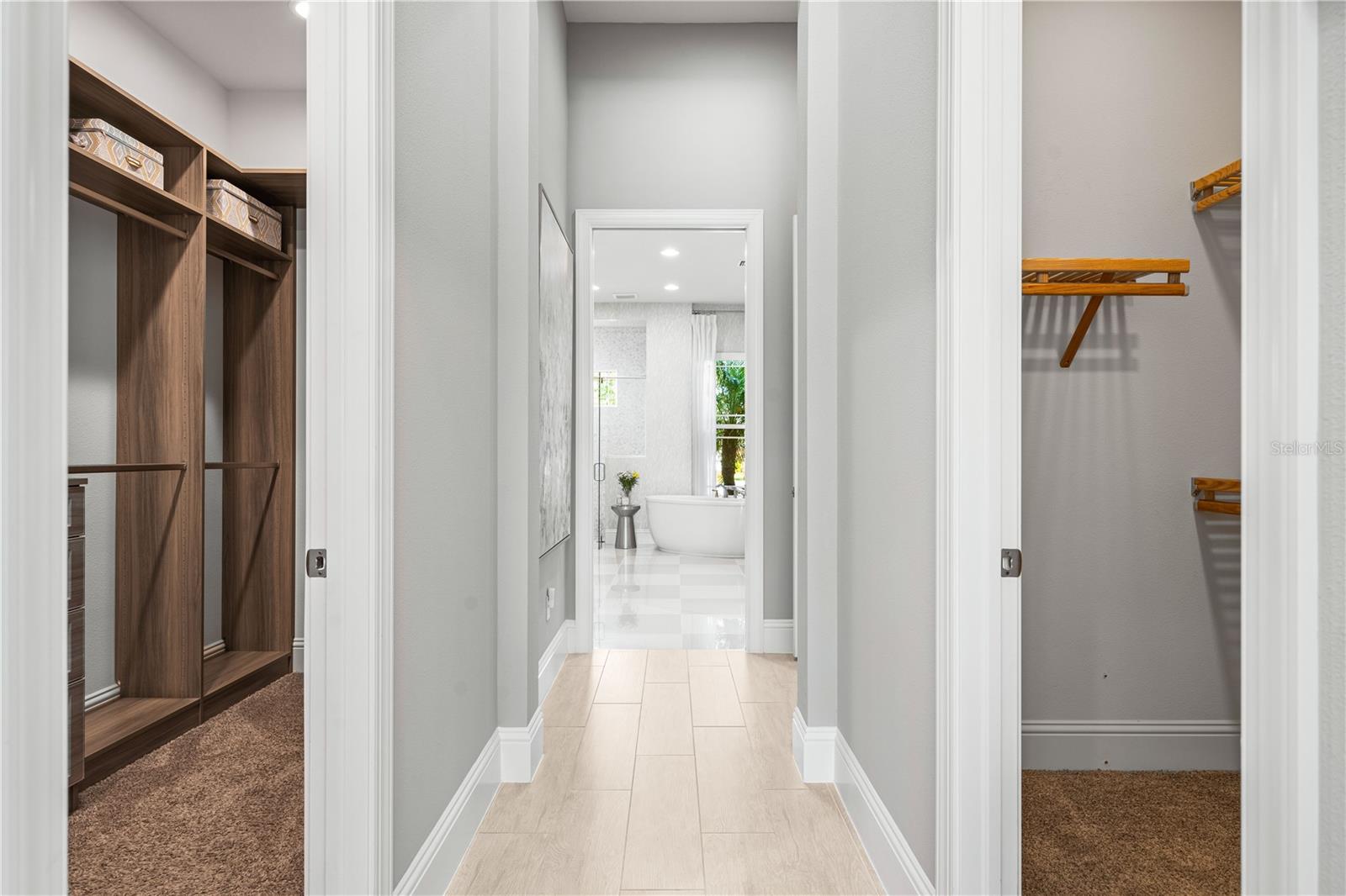 LAKE CLUB - Residential