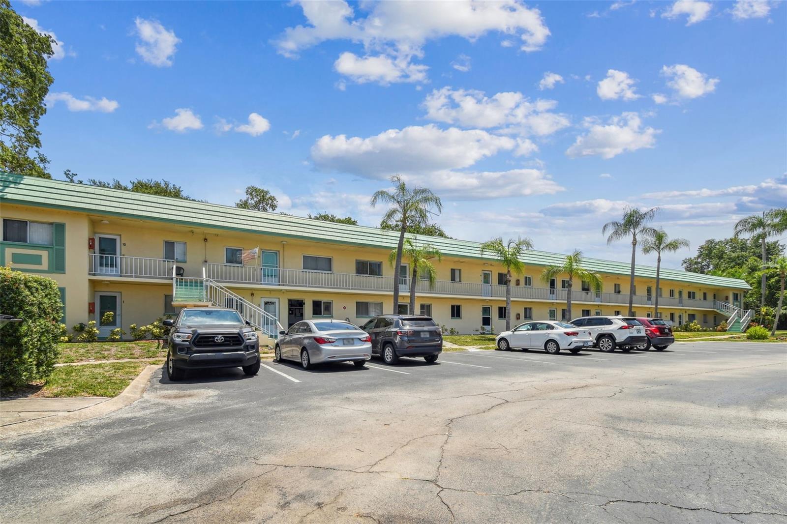 View CLEARWATER, FL 33763 condo