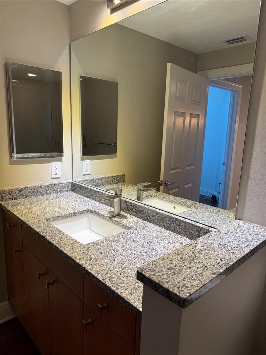 ALINARI - Residential Lease