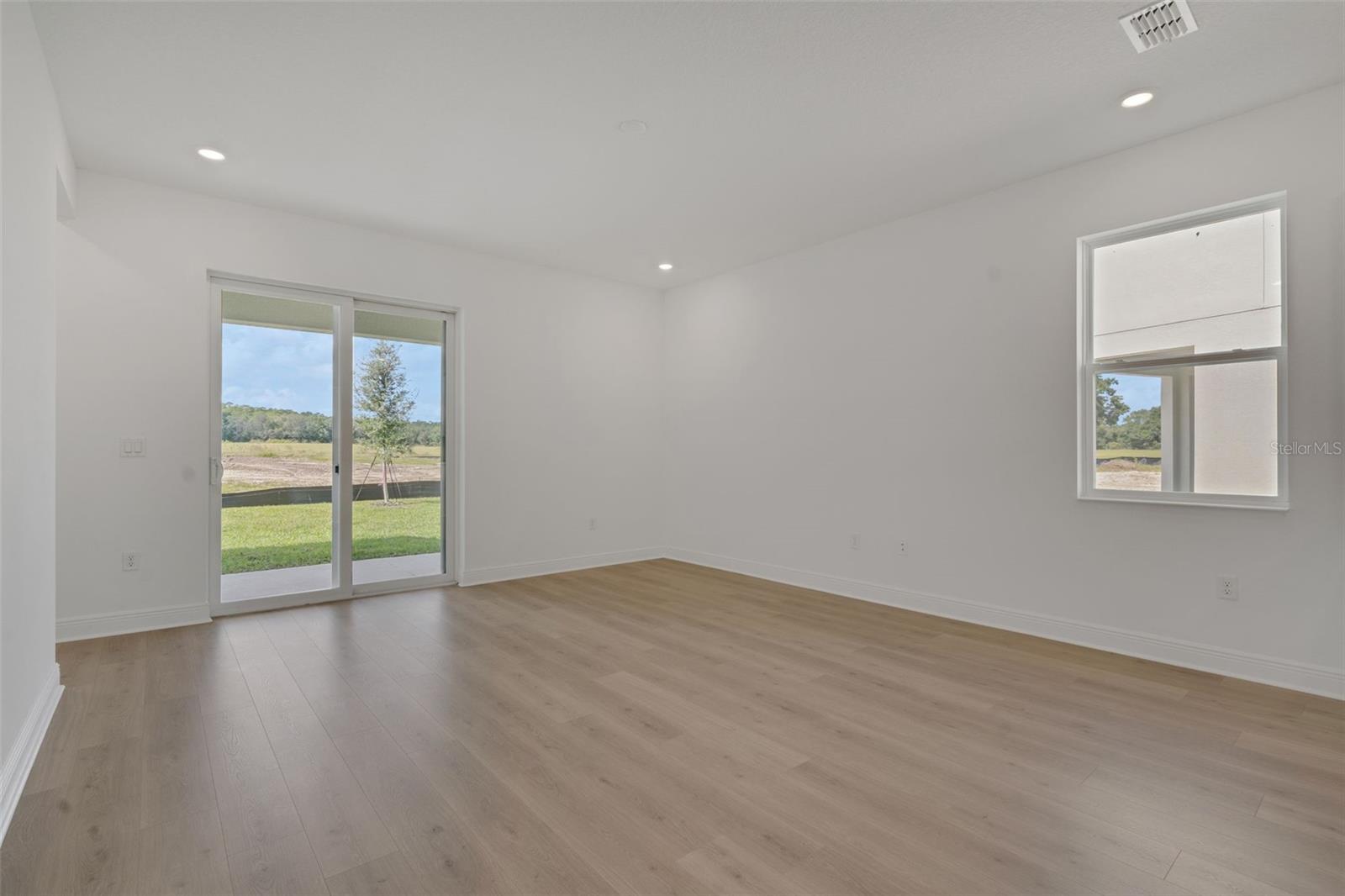 RESERVES AT HAMMOCK OAKS - Residential