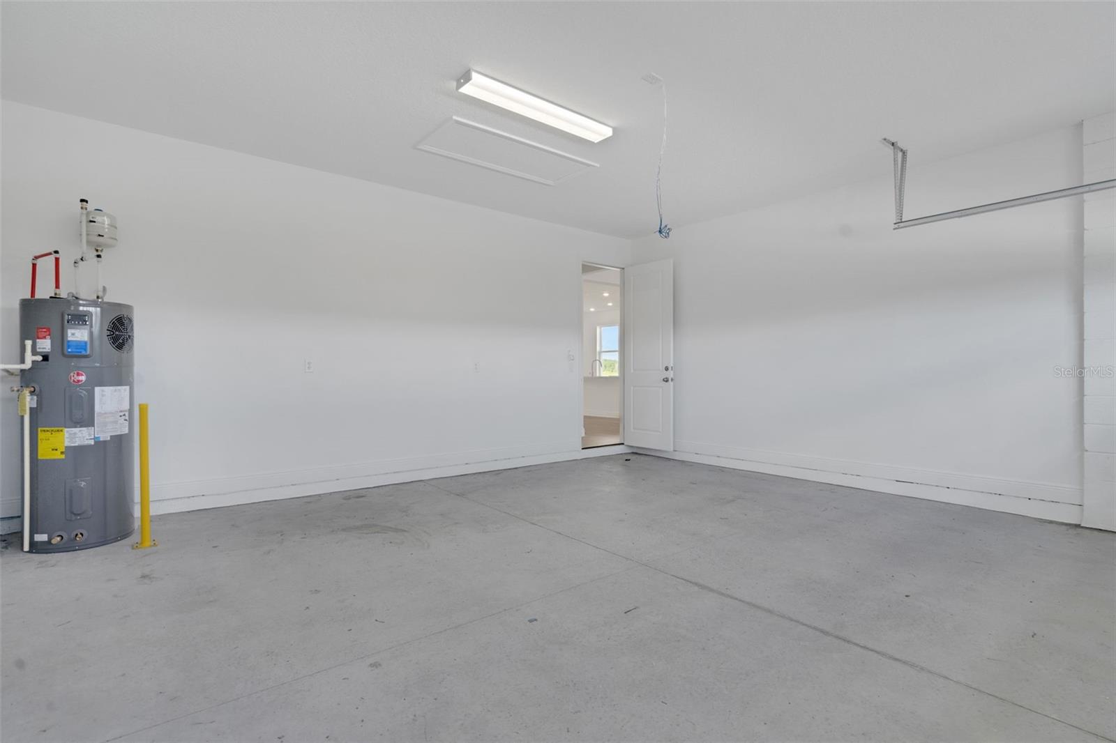 RESERVES AT HAMMOCK OAKS - Residential