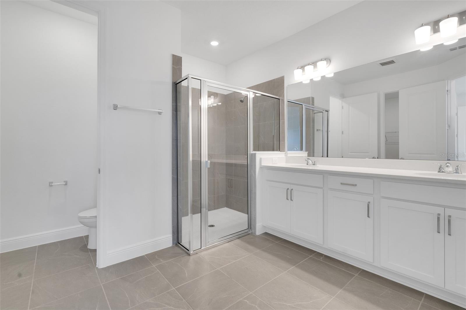 RESERVES AT HAMMOCK OAKS - Residential