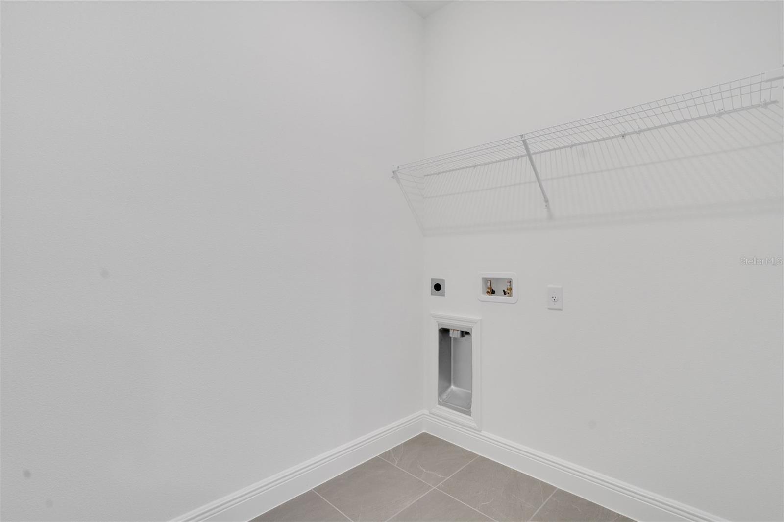 RESERVES AT HAMMOCK OAKS - Residential