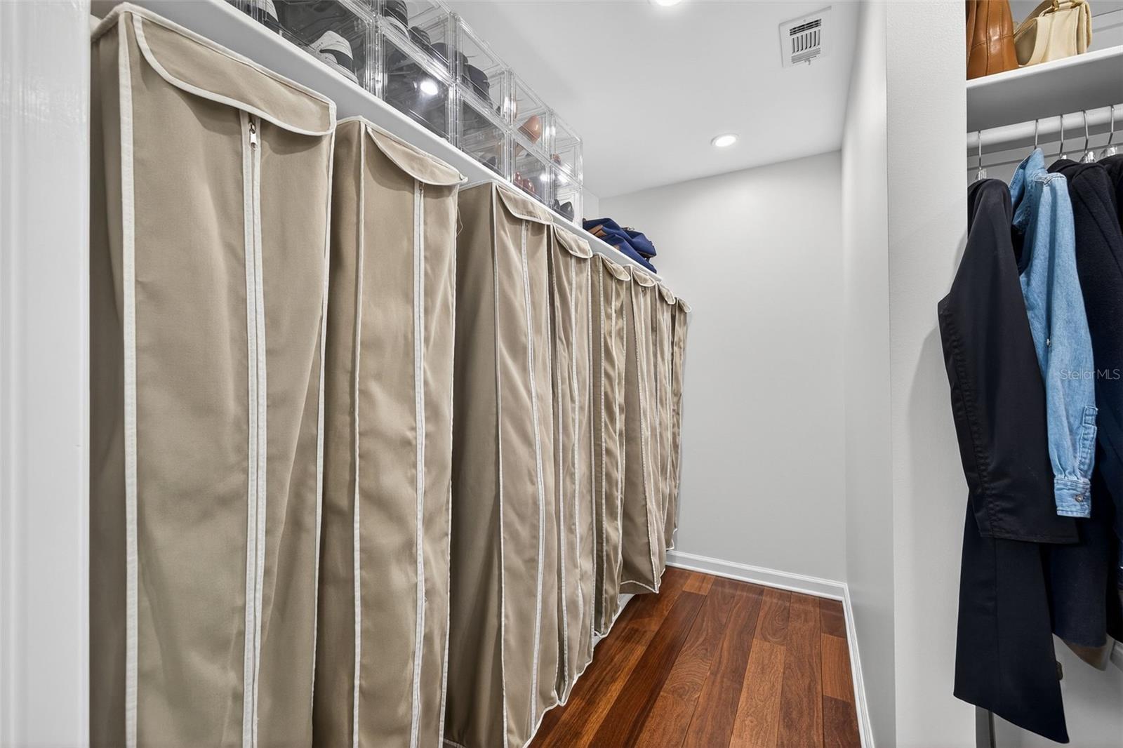 BAY CREST PARK - Residential