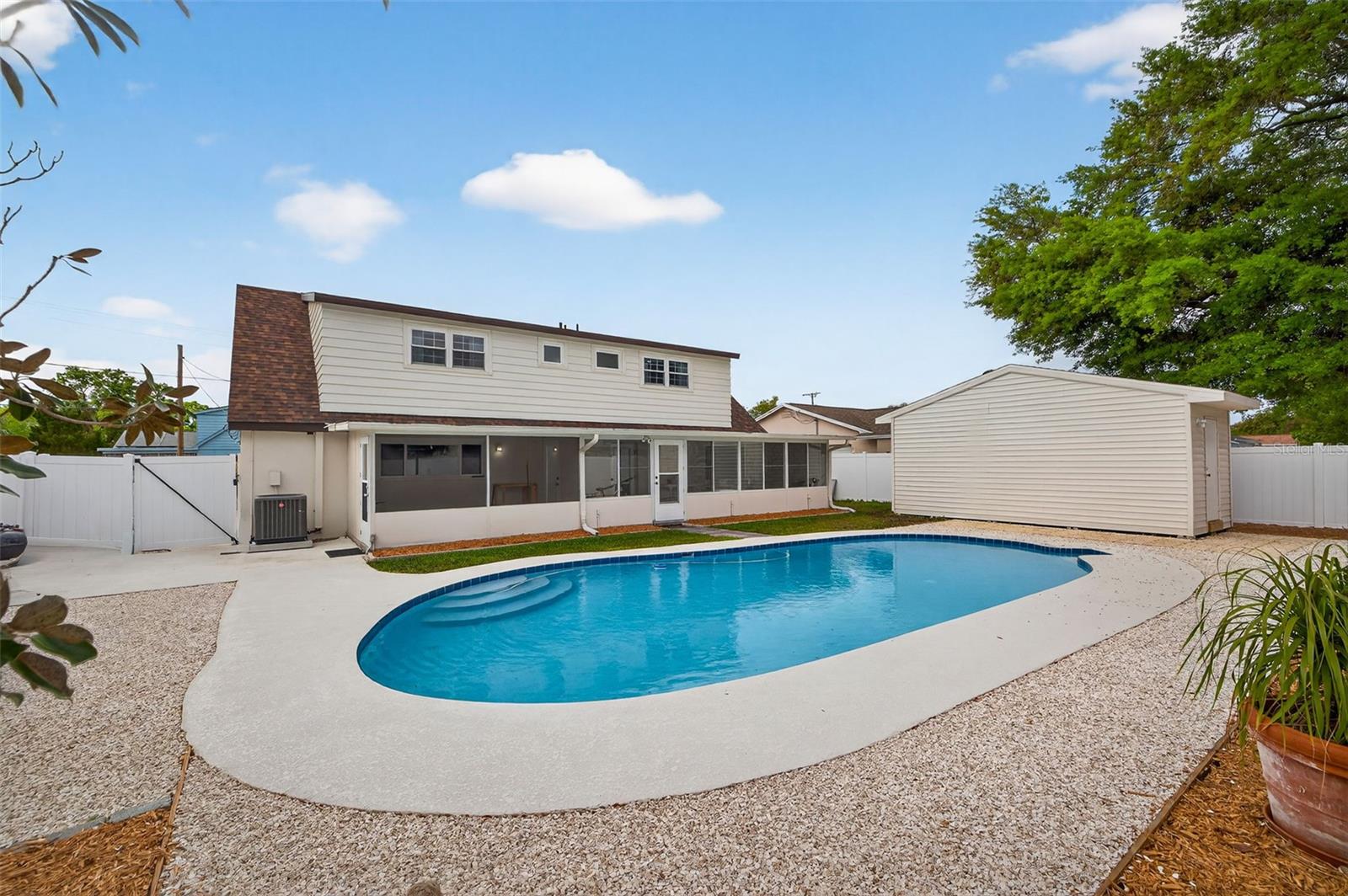 BAY CREST PARK - Residential