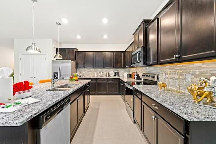 WINDSOR ISLAND RESIDENCE PH 2B - Residential