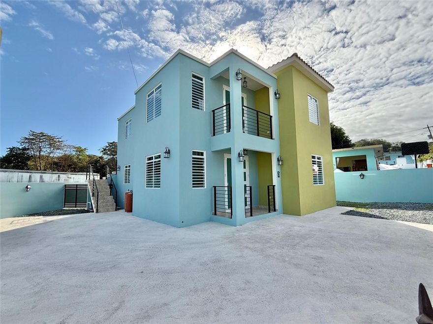 Discover this spectacular brand-new property in the Calvache neighborhood of Rincón, a unique opportunity for those seeking comfort, style, and a prime location. This two-story residence offers a modern and functional design: each floor has two spacious bedrooms, a bathroom, kitchen, living room, and laundry area, ideal for families, investors, or those who want to generate income with short- or long-term rentals. Outside, you will enjoy ample parking space for several vehicles and a beautiful swimming pool perfect for relaxing under the Caribbean sun. Located close to all the amenities that make Rincón an incomparable destination—dream beaches, restaurants, nightlife, and the tranquility that only this coastal town offers—this property is ready to become your new home or your next profitable investment. Don't miss this opportunity. Your life in Rincón begins here.