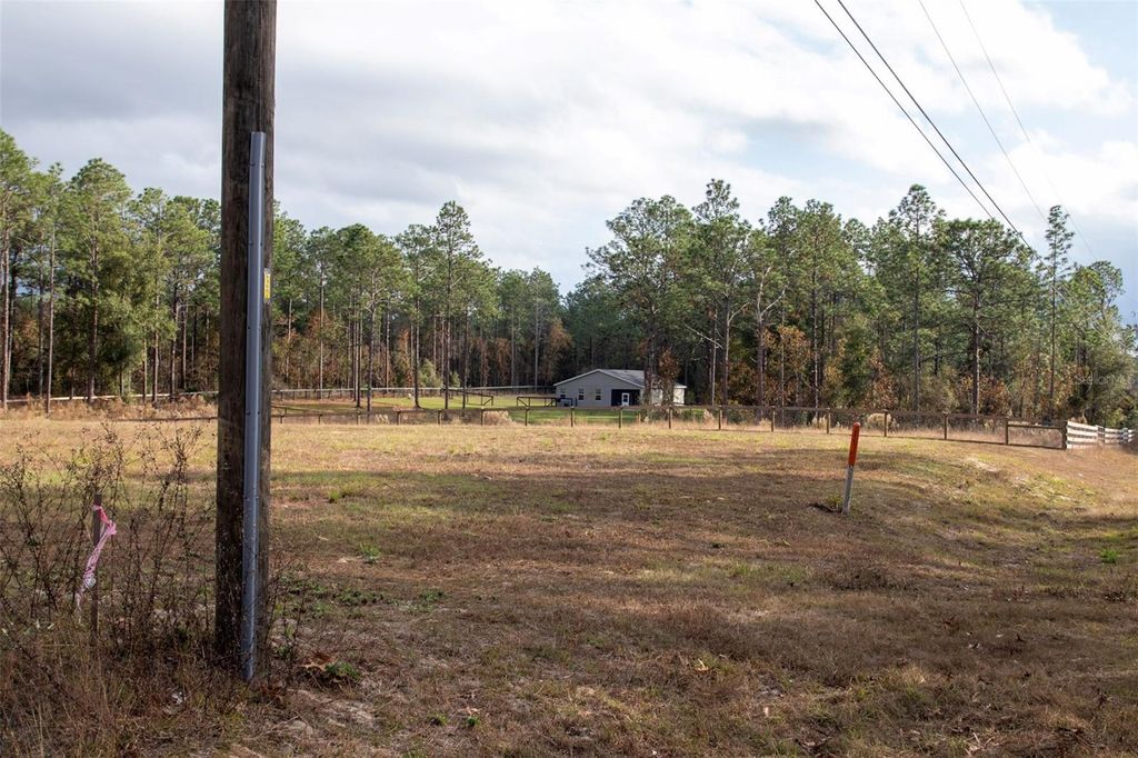 Photo of 4 SW 129th Terrace Road, Ocala, FL 34481 (MLS # G5105429)
