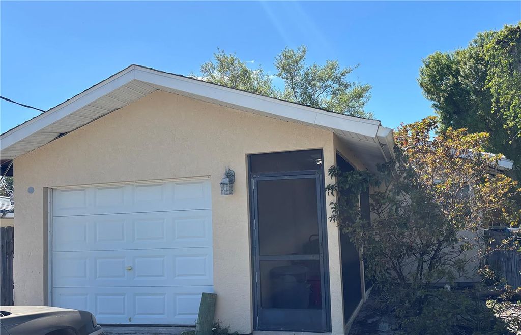 Photo of 1270 Oxford Drive, Englewood, FL 34223 (MLS # D6146693)