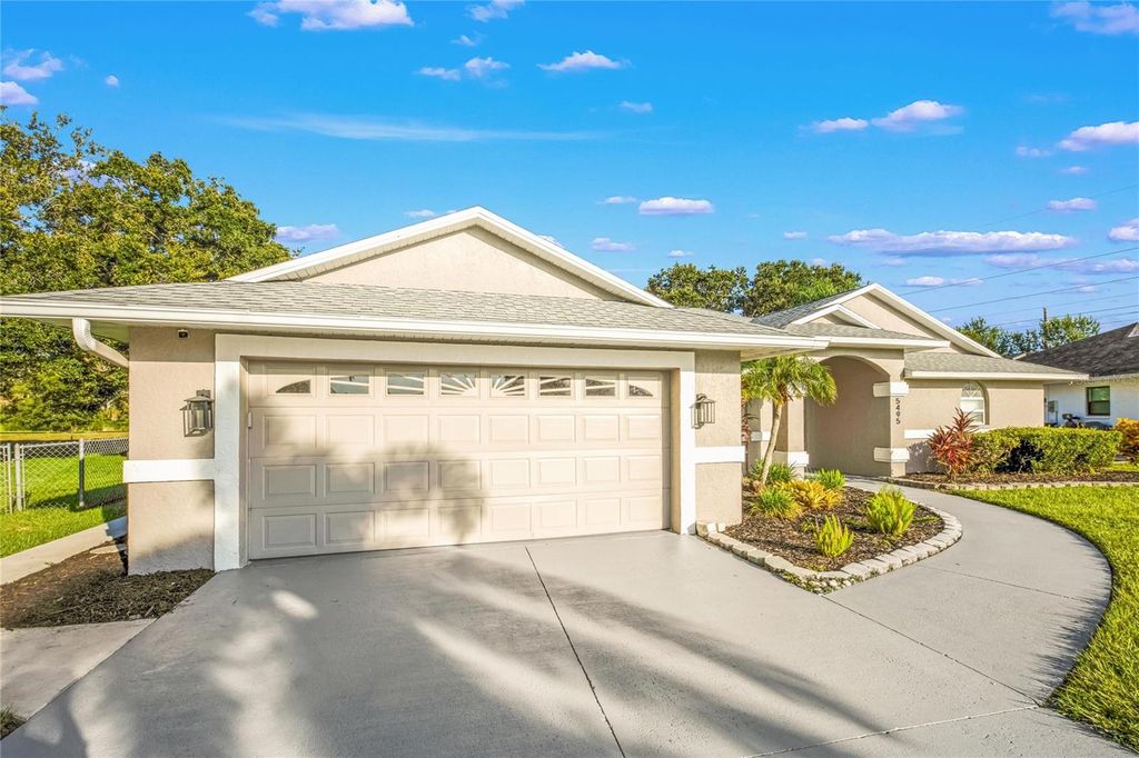 Sarasota Florida Homes for Sale 600k to 700k 82 Photo of 5495 Cynthia Lane, Sarasota, FL 34235 (MLS # A4662507)