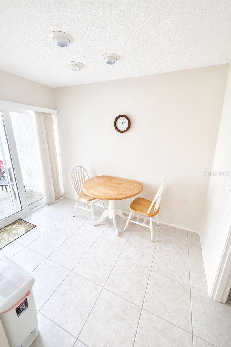 VILLAGE GREEN OF BRADENTON SC 7 - Residential