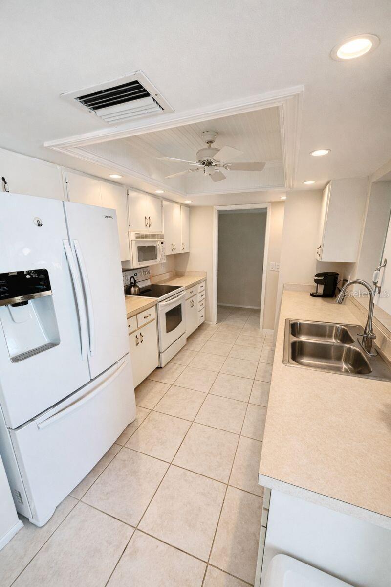 VILLAGE GREEN OF BRADENTON SC 7 - Residential