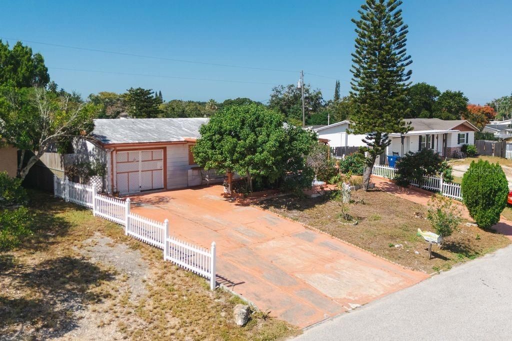 Photo of 3409 Briar Cliff Drive, Holiday, FL 34691 (MLS # TB8438139)