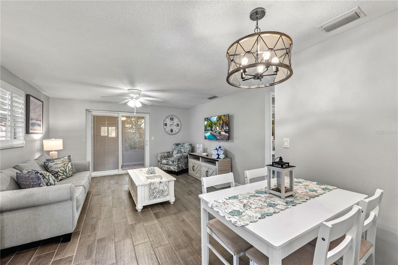 POINT O ROCKS TERRACE ADD - Residential Income