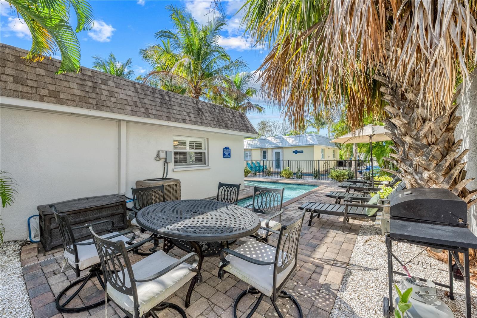 POINT O ROCKS TERRACE ADD - Residential Income