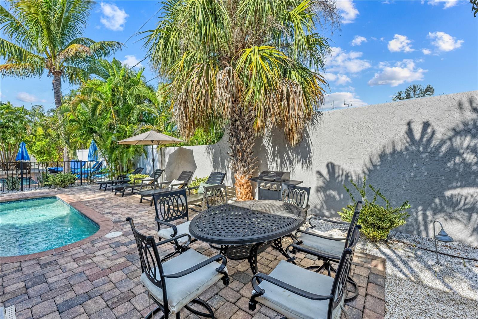 POINT O ROCKS TERRACE ADD - Residential Income