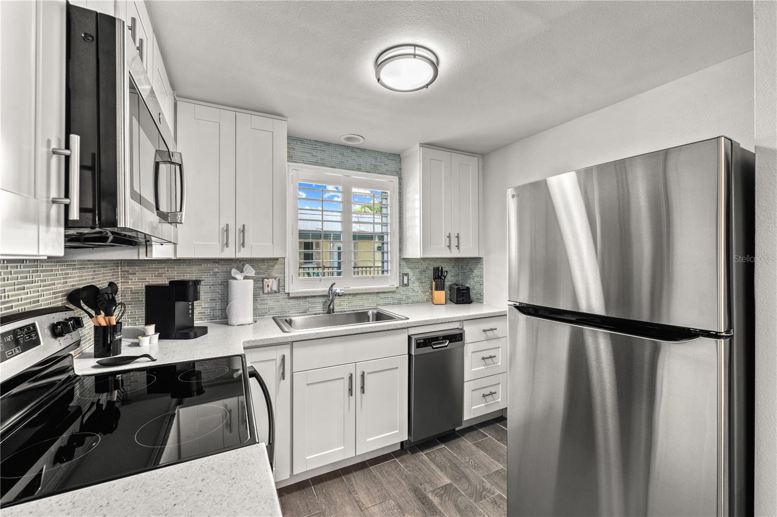 POINT O ROCKS TERRACE ADD - Residential Income