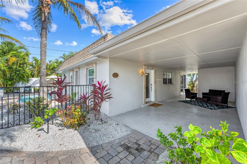 Photo of 1123 Crescent Street #1123/1125, Sarasota, FL 34242 (MLS # A4678397)