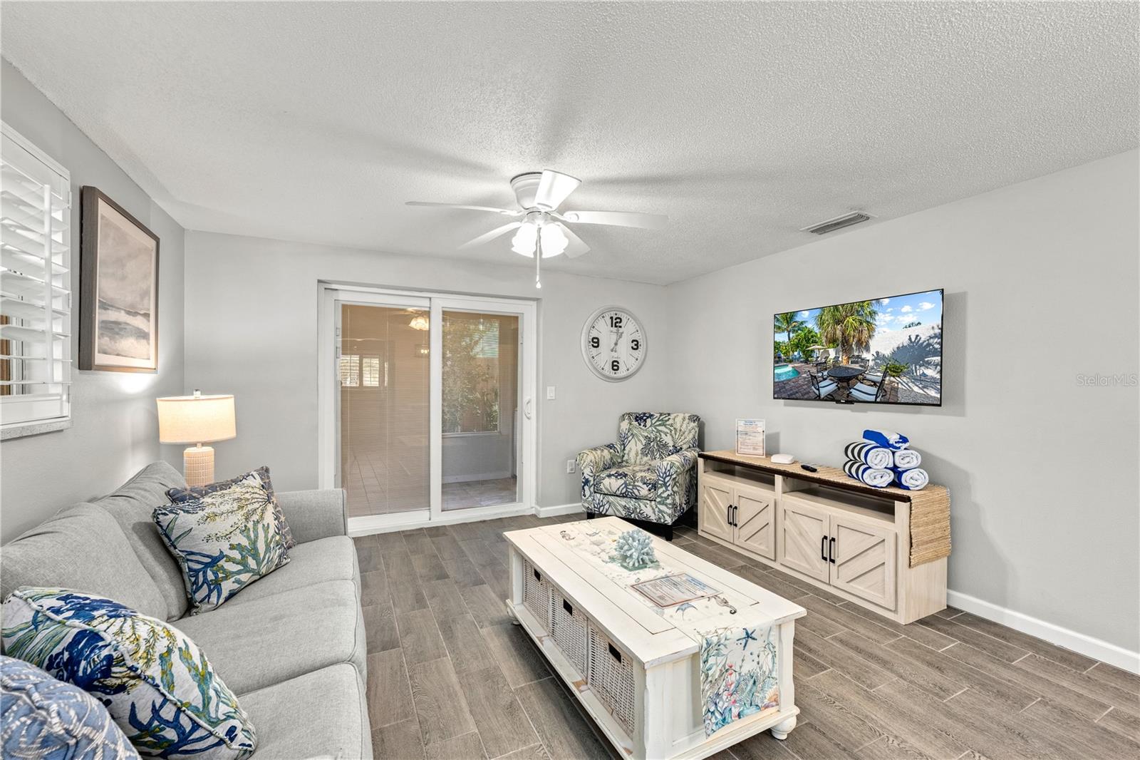 POINT O ROCKS TERRACE ADD - Residential Income