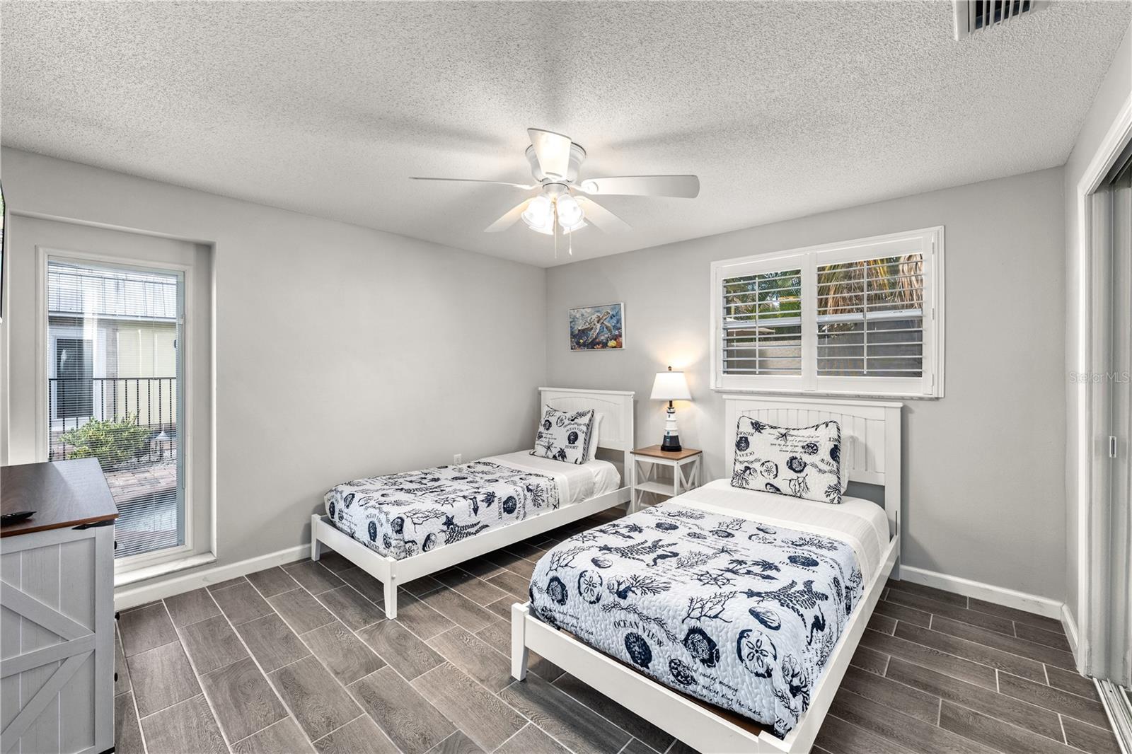 POINT O ROCKS TERRACE ADD - Residential Income