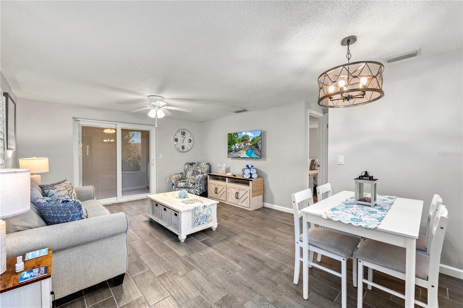 POINT O ROCKS TERRACE ADD - Residential Income