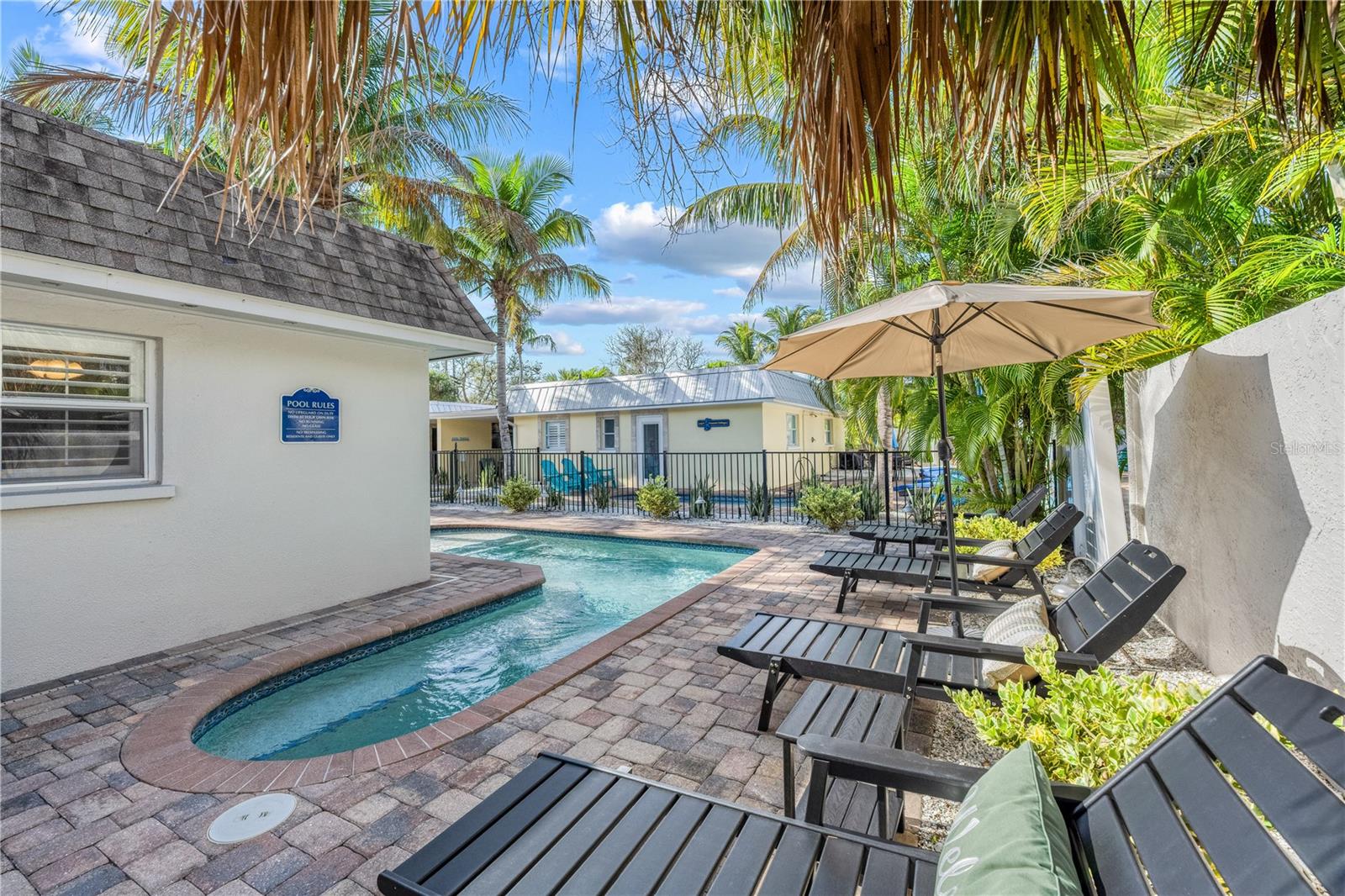 POINT O ROCKS TERRACE ADD - Residential Income