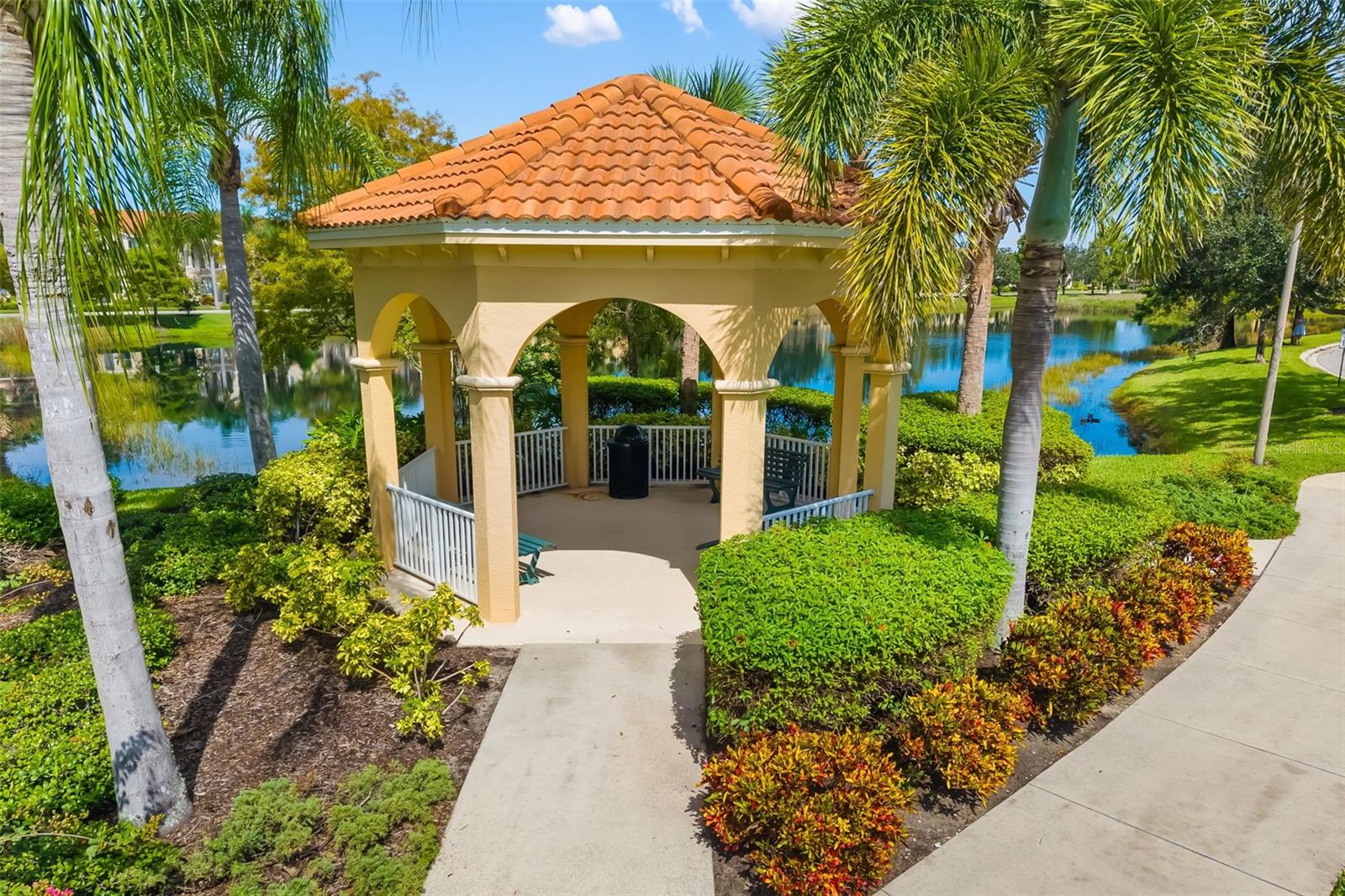 SAN MICHELE AT UNIVERSITY COMMONS - Residential