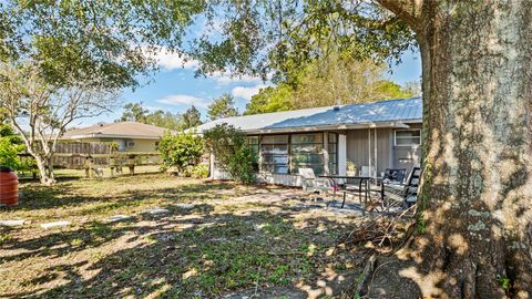 A home in WINTER HAVEN