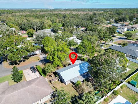 A home in WINTER HAVEN